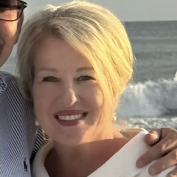 Meet your Posher, Kelli - Picture 2 of 2